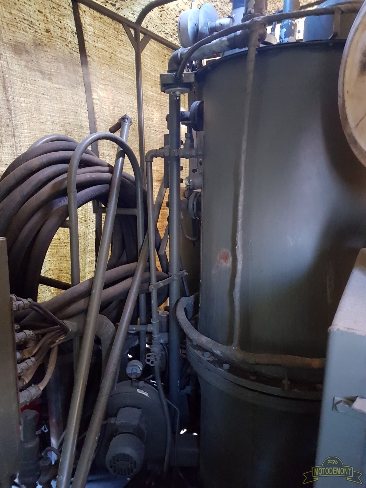 Urządzenie destylacyjno-sterylizacyjne  UD-2 na p-pie 1,5 t